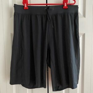 Saucony - Fast track short - new without tags